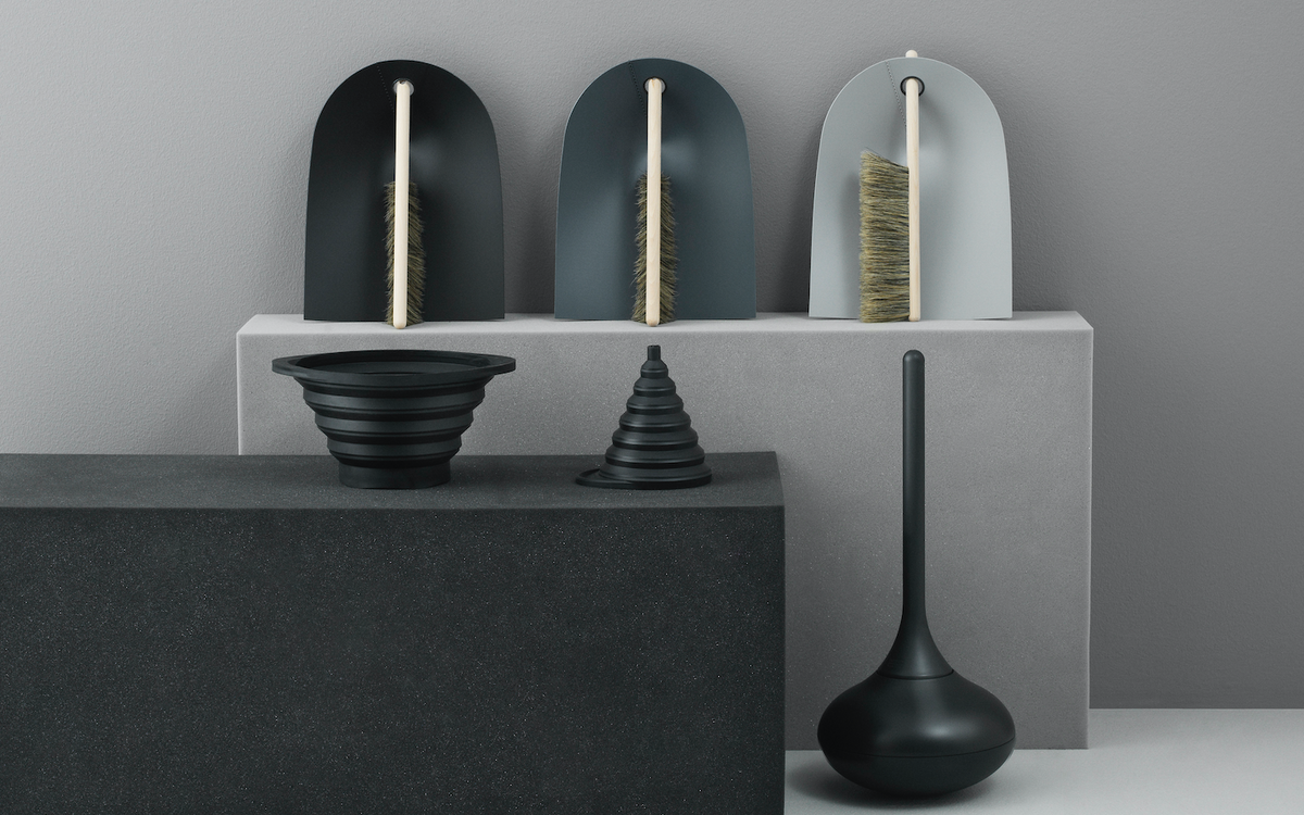 NORMANN COPENHAGEN Dustpan & Broom Dark Grey Normann Copenhagen BEON