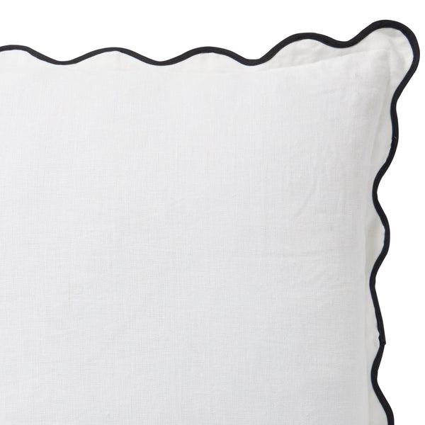 Linen Scallop Blanc 55x55 100% Linen. Scallop Edging.