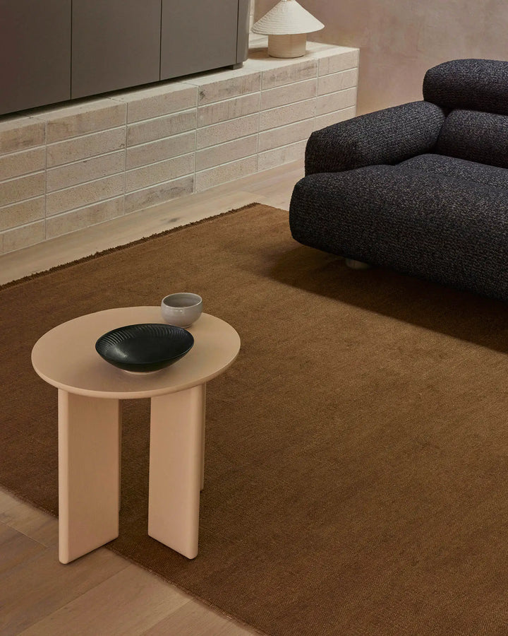 Emilio Toffee - Premium Flat-Weave Rug Discover Emilio Toffee, a sophisticated linen rug with rich golden tones and timeless charm, perfect for modern interiors.