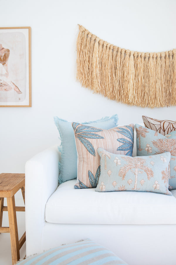 St Lucia Palm 30x50 - 100% Linen Printed Piping Discover the St Lucia Palm 30x50, crafted from 100% linen with elegant printed design and piping details.