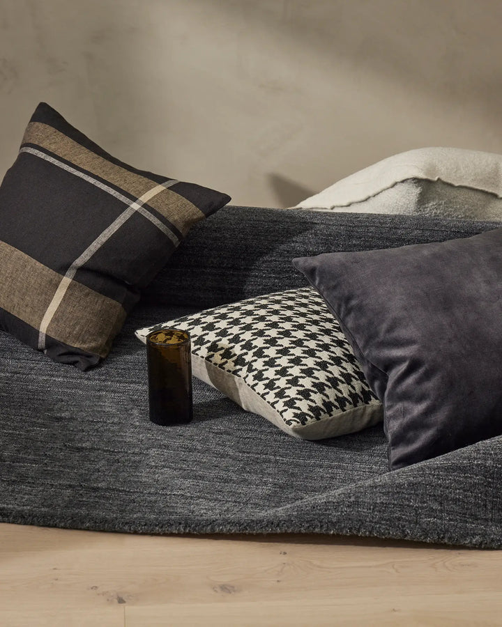 Dante Midnight Linen - Sophisticated Style Discover Dante Midnight: luxurious European linen with a warm onyx tone, perfect for timeless elegance in any setting.