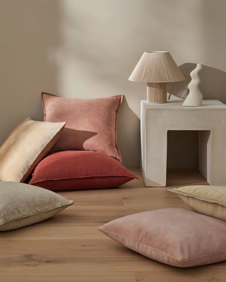 Ava Blush Cushion - Soft Velvet Elegance Discover the Ava Blush cushion in soft pink. With its velvet texture and versatile design, it's perfect for any neutral space.