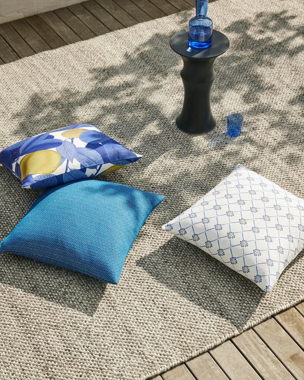 Andorra Dove - Durable and Stylish Floor Rug Andorra Dove is a thick, soft floor rug made from 100% recycled polyester, perfect for indoor and outdoor use.