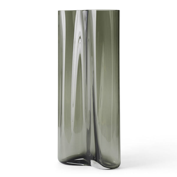 Audo CPH Aer Vase 49 by Audo Copenhagen - Drawing inspiration from the swirling motions of air visible in smoke or mist, Gabriel Tan’s Aer vase for Audo CPH introduces a sculptural elegance to any surface. Named after the Latin term for air or vapor, its