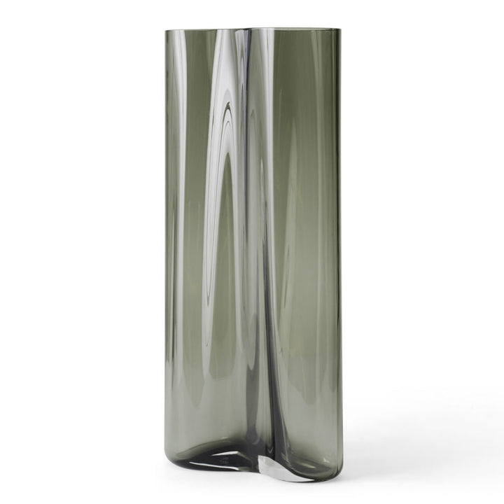 Audo CPH Aer Vase 49 by Audo Copenhagen - Drawing inspiration from the swirling motions of air visible in smoke or mist, Gabriel Tan’s Aer vase for Audo CPH introduces a sculptural elegance to any surface. Named after the Latin term for air or vapor, its