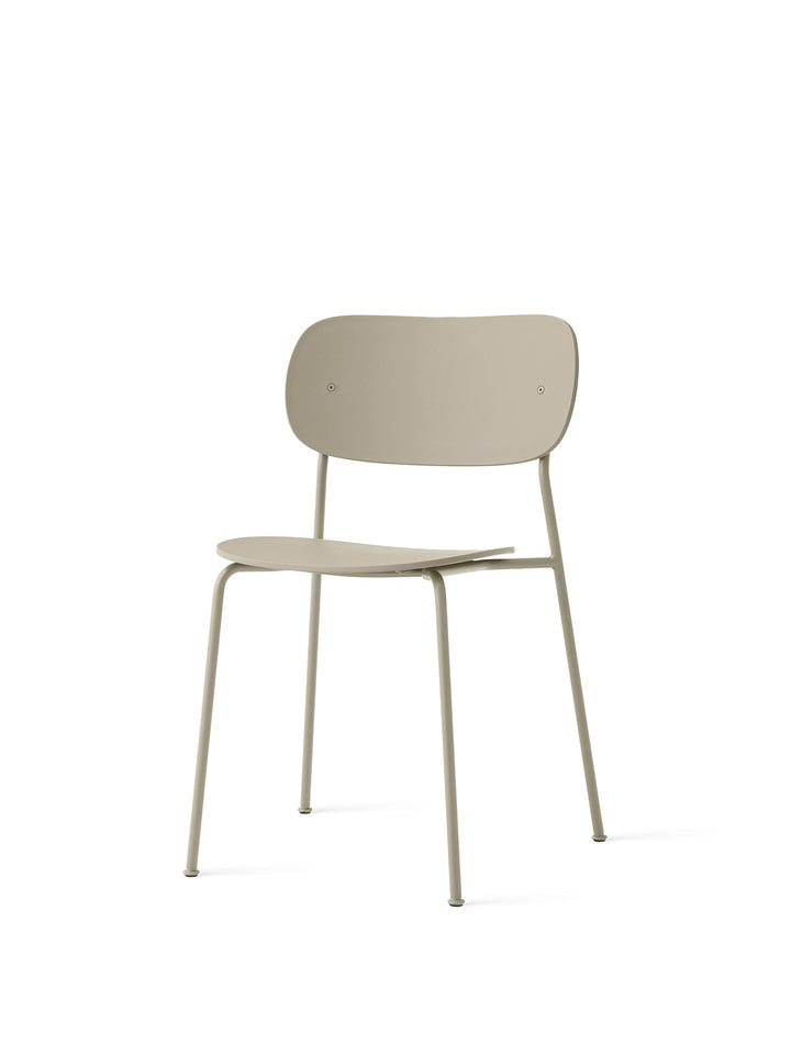Co Dining Chair, Outdoor by Audo Copenhagen - Designed in weather-resistant recycled plastic for hassle-free upkeep, the Co Dining Chair, Outdoor is a practical and reliable choice for outdoor environments year-round. Its stackable design offers space-eff