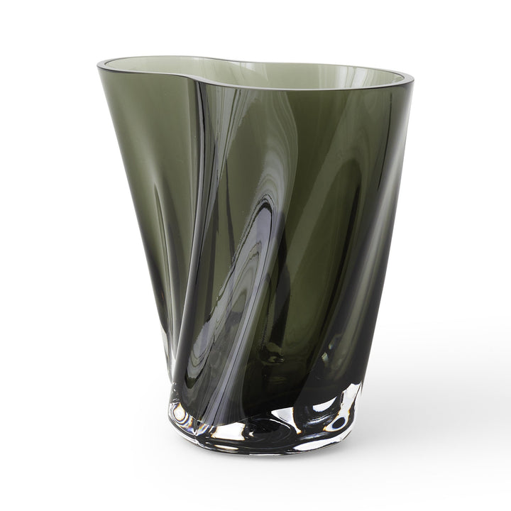 Aer Vase by Audo Copenhagen - Designer Gabriel Tan's appreciation of simplicity, sculptural beauty and functionality come together in the Aer Collection. The rippled, asymmetrical silhouette of the Aer Vase is perfect for admiring from afar and exploring