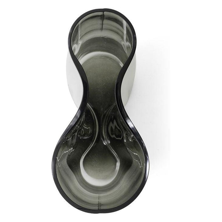 Aer Vase by Audo Copenhagen - Designer Gabriel Tan's appreciation of simplicity, sculptural beauty and functionality come together in the Aer Collection. The rippled, asymmetrical silhouette of the Aer Vase is perfect for admiring from afar and exploring