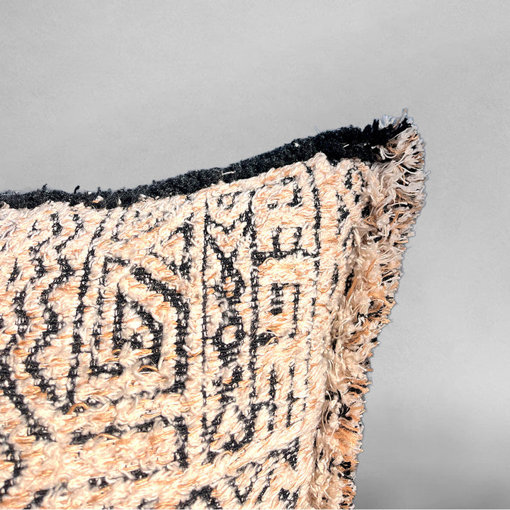 Cariz Cushion | Cushions