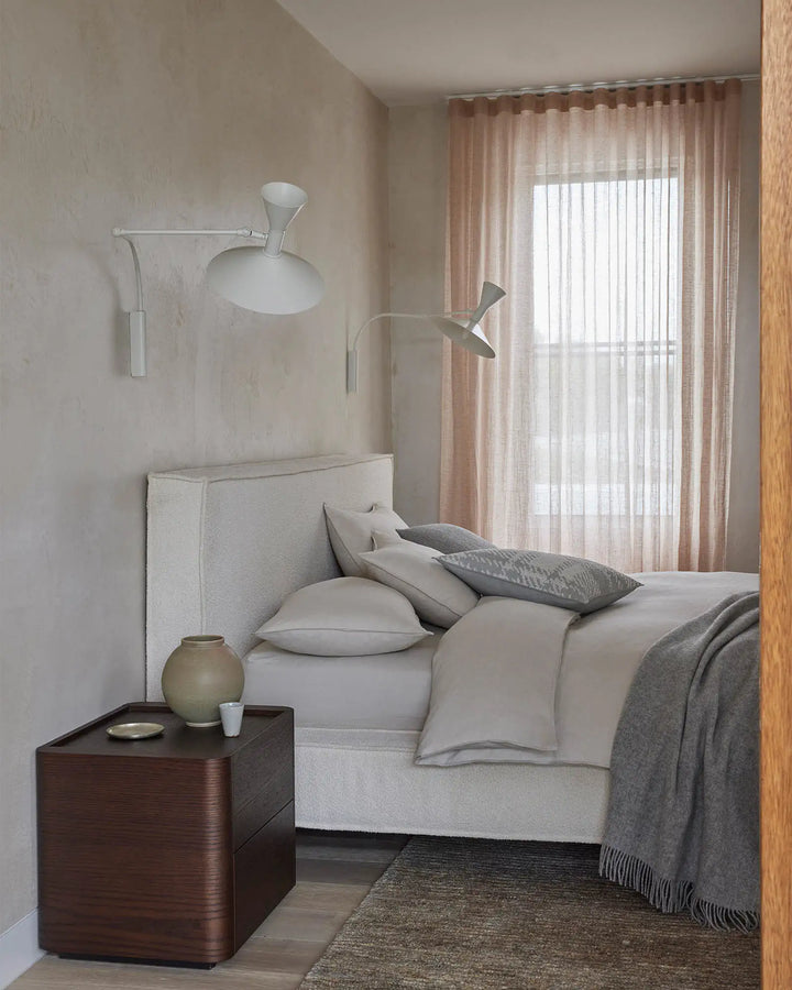 Bastian Fossil - Natural Jute Rug Discover the Bastian Fossil rug, a handcrafted jute masterpiece offering durability and unique texture for your home.