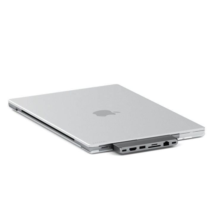 Satechi Eco-Hardshell Case for MacBook Pro 16" Exclusively designed for 2021 MacBook Pro 16", the Eco-Hardshell is comprised of recycled polycarbonate plastic which is 100% fully recyclable. This sleek and lightweight case features an anti-scratch and ant