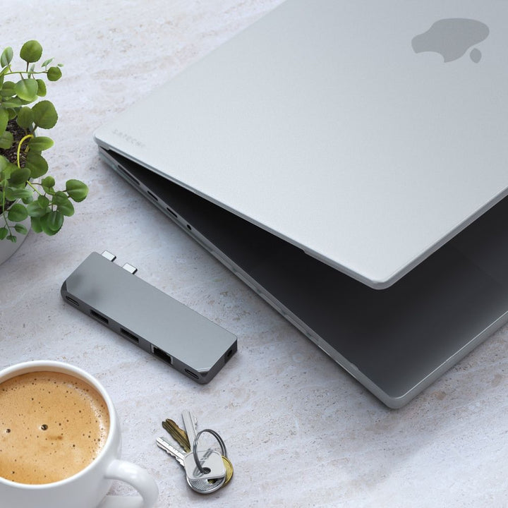 Satechi Eco-Hardshell Case for MacBook Pro 16" Exclusively designed for 2021 MacBook Pro 16", the Eco-Hardshell is comprised of recycled polycarbonate plastic which is 100% fully recyclable. This sleek and lightweight case features an anti-scratch and ant