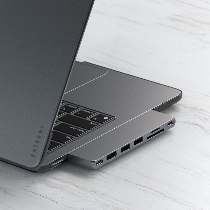 Satechi Eco-Hardshell Case for MacBook Air 13" (M2) Exclusively designed for 2022 MacBook Air 13" (M2), the sleek and lightweight Eco-Hardshell Case is comprised of recycled polycarbonate plastic which is 100% fully recyclable. Finished with anti-scratch