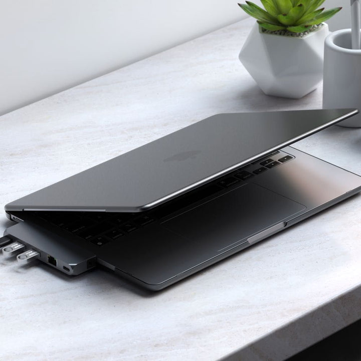 Satechi Eco-Hardshell Case for MacBook Air 13" (M2) Exclusively designed for 2022 MacBook Air 13" (M2), the sleek and lightweight Eco-Hardshell Case is comprised of recycled polycarbonate plastic which is 100% fully recyclable. Finished with anti-scratch