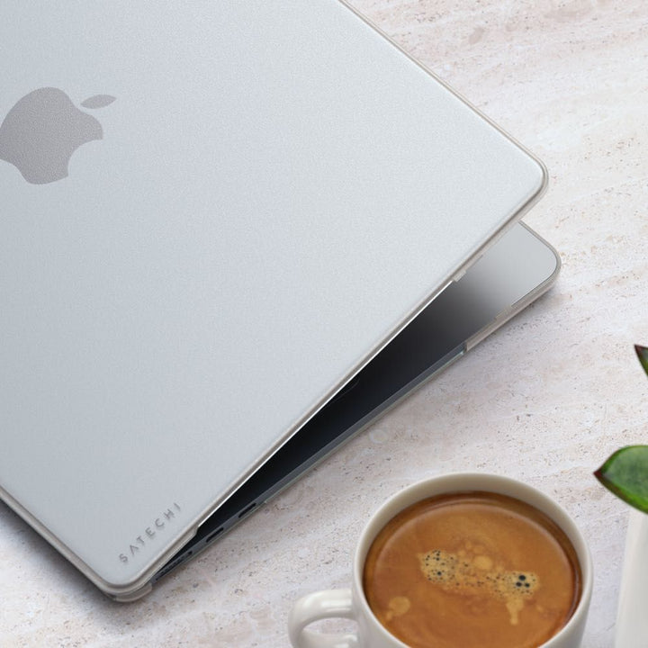 Satechi Eco-Hardshell Case for MacBook Air 13" (M2) Exclusively designed for 2022 MacBook Air 13" (M2), the sleek and lightweight Eco-Hardshell Case is comprised of recycled polycarbonate plastic which is 100% fully recyclable. Finished with anti-scratch