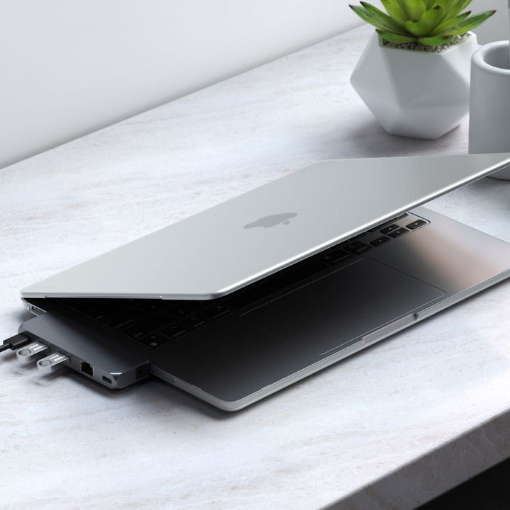 Satechi Eco-Hardshell Case for MacBook Air 13" (M2) Exclusively designed for 2022 MacBook Air 13" (M2), the sleek and lightweight Eco-Hardshell Case is comprised of recycled polycarbonate plastic which is 100% fully recyclable. Finished with anti-scratch