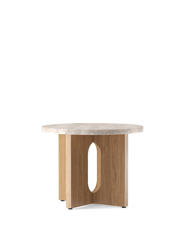 Audo CPH Androgyne Side Table, Ø50 cm Diameter by Audo Copenhagen - Introducing the Audo CPH Androgyne Side Table, expertly crafted to seamlessly blend both masculine and feminine elements. The tabletop is balanced atop a sturdy, level-legged base, availa