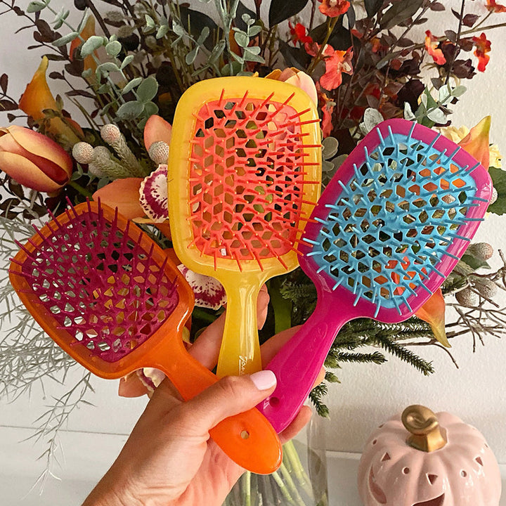 Janake Super Brush ( Multi Colours ) | Australian Stockist Introducing the Superbrush by Janake Italy. This wet-to-dry styling brush is a patented cult favourite, renowned for its effectiveness and popularity. As a professional haircare tool, the Janake S