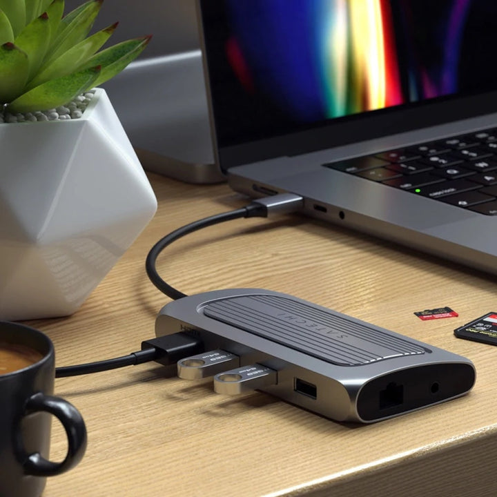 Satechi USB4 Multiport Adapter with 8K HDMI (Space Grey) Maximise your workspace efficiency with the Satechi USB4 Multiport Adapter with 8K HDMI. Featuring next-gen USB4 protocols for better bandwidth management and data transfer, stunning 8K HDMI display