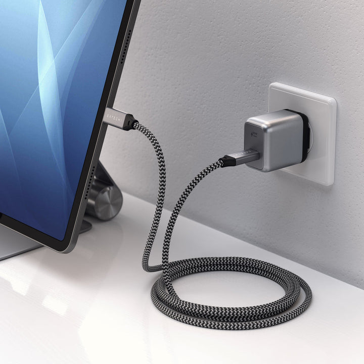 Satechi USB-4 USB-C to USB-C Cable Next-generation USB4 technology has arrived with the Satechi USB4 cable. Featuring next-gen USB4 protocols for better bandwidth management and data transfer, allowing you to maximise the efficiency of your connected devi