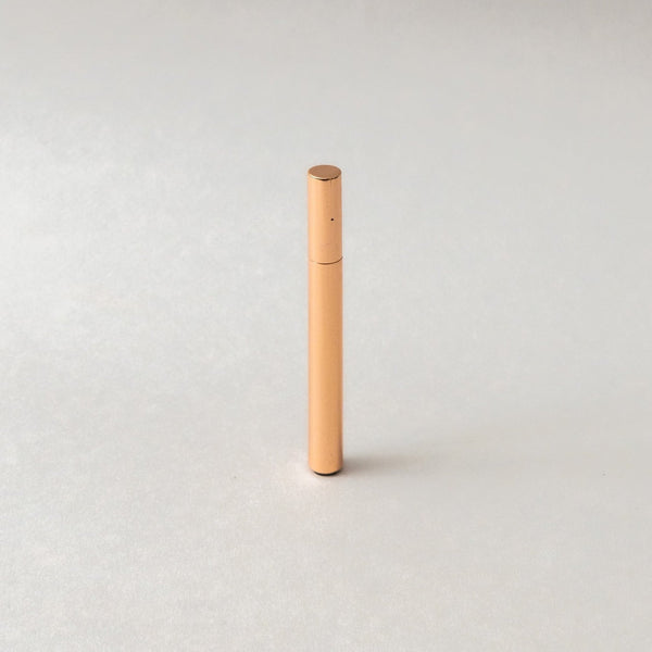 TSUBOTA PEARL Sigaretta Rose Gold petrol lighter, slim and refillable, handcrafted in Tokyo.
