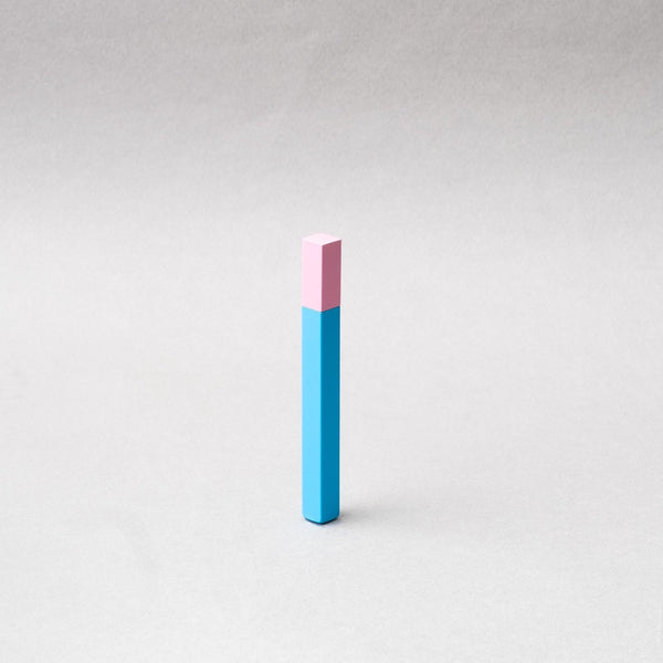 TSUBOTA PEARL Queue Matte Turquoise/Pink Petrol Lighter on a grey background