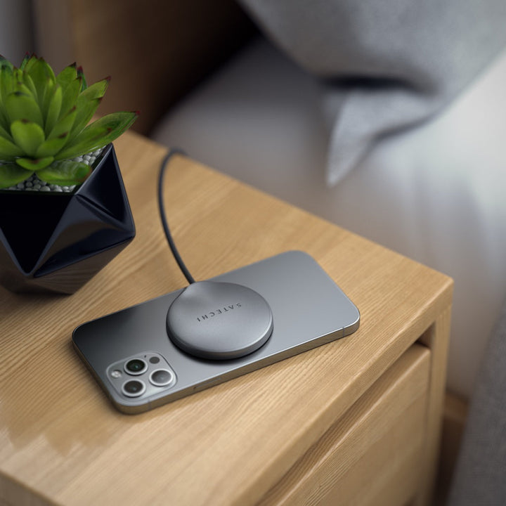 Satechi USB-C Magnetic Wireless Charging Cable Take advantage of magnetic charging with the Satechi USB-C Magnetic Wireless Charging Cable. Featuring a built-in wireless charging module that quickly charges your iPhone up to 7.5W, plus its convenient magn