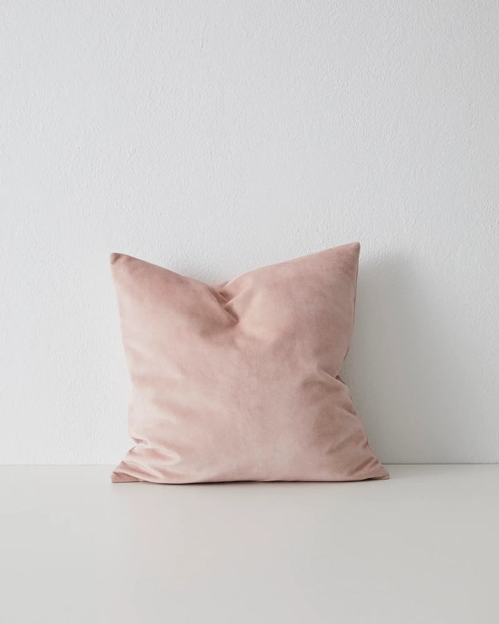 Ava Blush Cushion - Soft Velvet Elegance Discover the Ava Blush cushion in soft pink. With its velvet texture and versatile design, it's perfect for any neutral space.