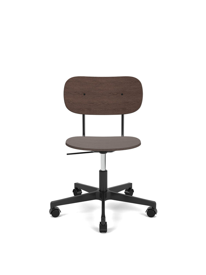 Co Task Chair, Veneer by Audo Copenhagen - The Co Task Armchair seamlessly integrates sitting comfort and flexible function into its minimalist expression. Designed for a wide range of work settings and set on a five-star Black or Aluminium swivel base wi