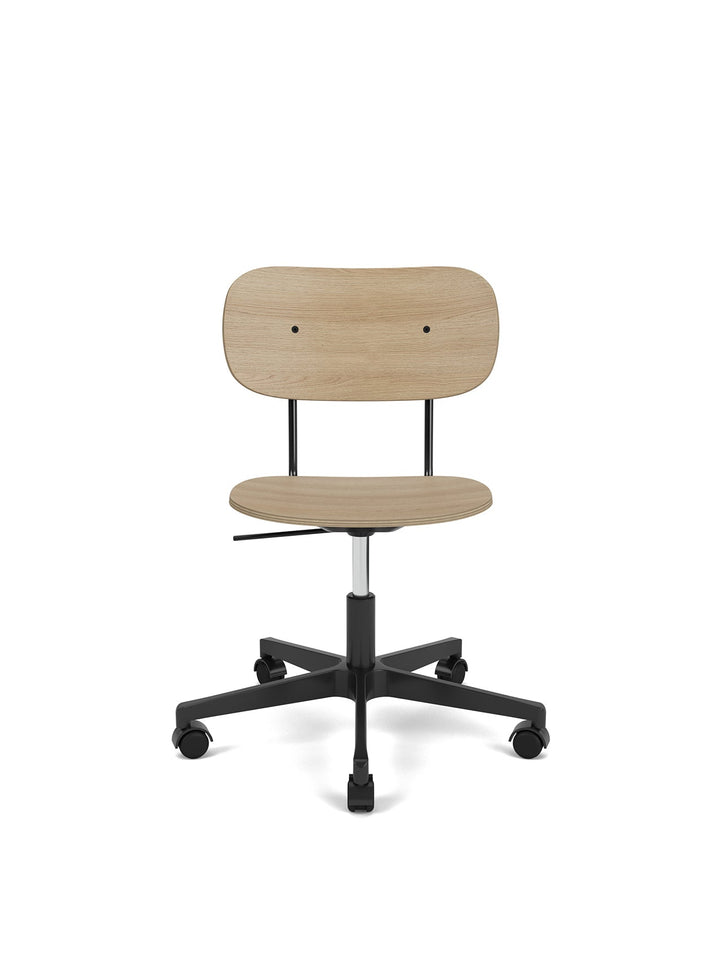Co Task Chair, Veneer by Audo Copenhagen - The Co Task Armchair seamlessly integrates sitting comfort and flexible function into its minimalist expression. Designed for a wide range of work settings and set on a five-star Black or Aluminium swivel base wi