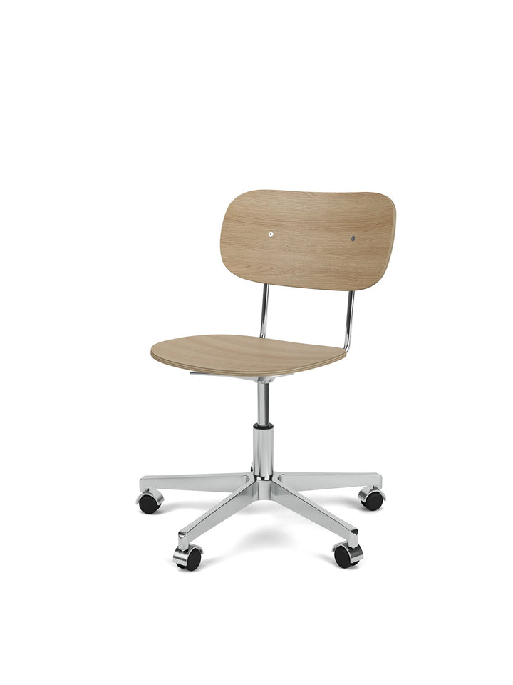 Co Task Chair, Veneer by Audo Copenhagen - The Co Task Armchair seamlessly integrates sitting comfort and flexible function into its minimalist expression. Designed for a wide range of work settings and set on a five-star Black or Aluminium swivel base wi