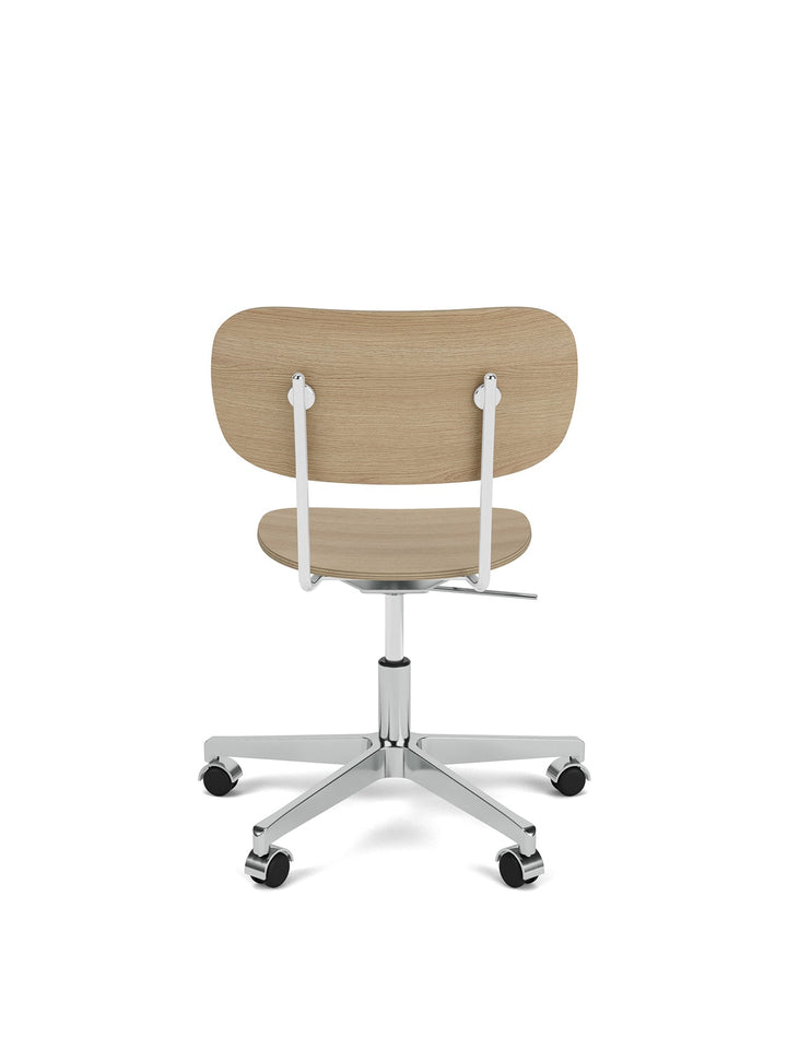 Co Task Chair, Veneer by Audo Copenhagen - The Co Task Armchair seamlessly integrates sitting comfort and flexible function into its minimalist expression. Designed for a wide range of work settings and set on a five-star Black or Aluminium swivel base wi