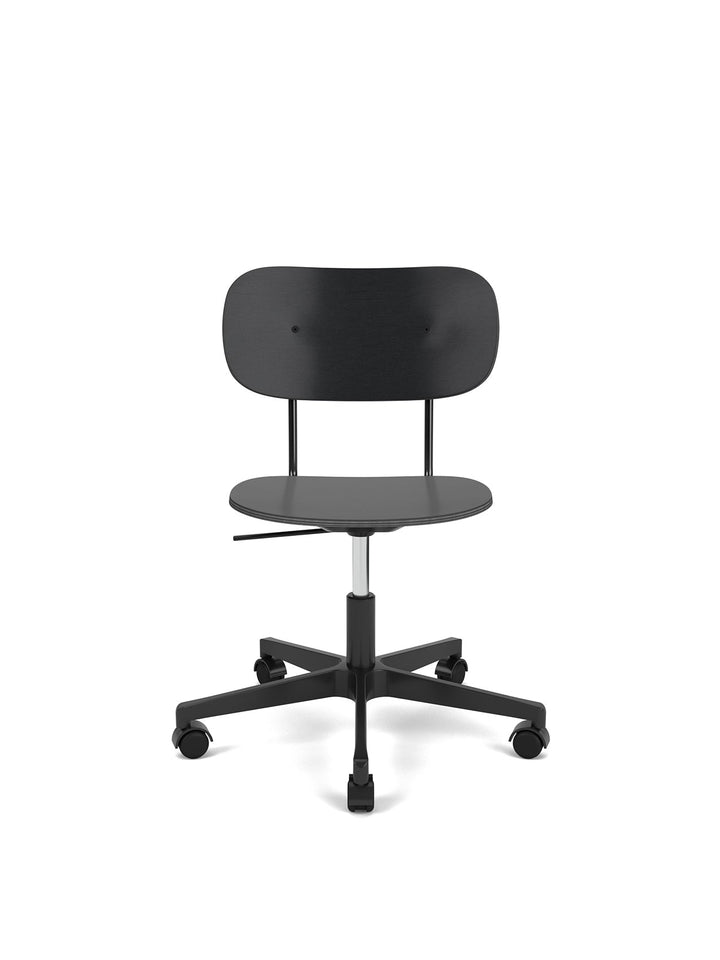 Co Task Chair, Veneer by Audo Copenhagen - The Co Task Armchair seamlessly integrates sitting comfort and flexible function into its minimalist expression. Designed for a wide range of work settings and set on a five-star Black or Aluminium swivel base wi