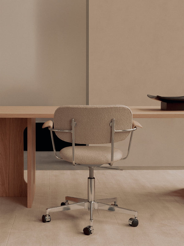 Co Task Chair, Fully Upholstered w/armrest, Aluminium base by Audo Copenhagen - The Co Task Armchair seamlessly integrates sitting comfort and flexible function into its minimalist expression. Designed for a wide range of work settings and set on a five-s