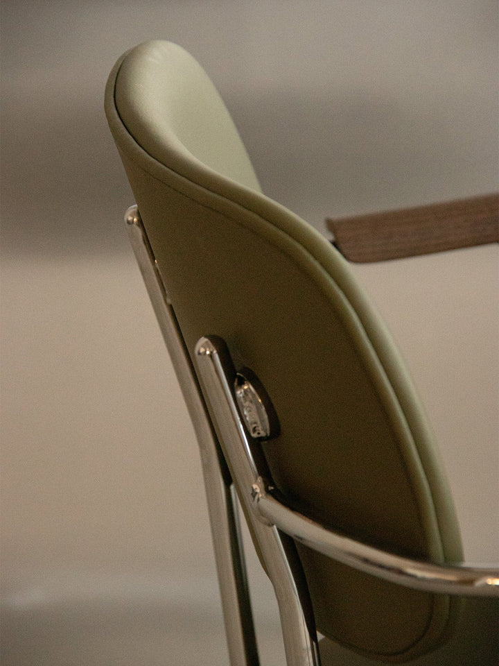 Co Task Chair, Fully Upholstered w/armrest, Aluminium base by Audo Copenhagen - The Co Task Armchair seamlessly integrates sitting comfort and flexible function into its minimalist expression. Designed for a wide range of work settings and set on a five-s