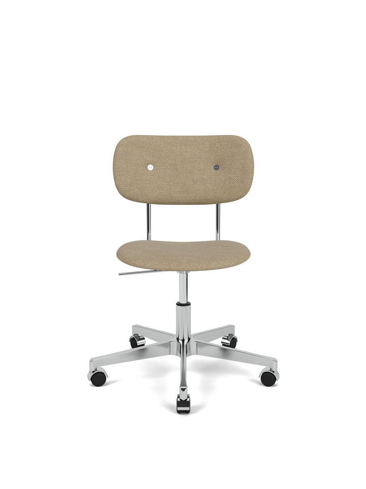 Co Task Chair, Fully Upholstered, Aluminium base by Audo Copenhagen - The Co Task Chair seamlessly integrates sitting comfort and flexible function into its minimalist expression. Designed for a wide range of work settings and set on a five-star Chrome sw