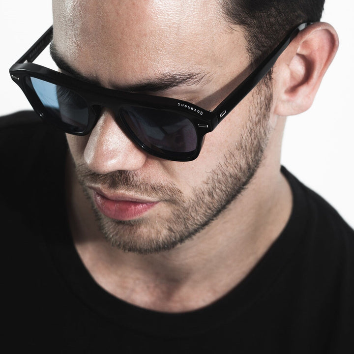 Vaanyard COVENANT. Black Gloss | Light Blue Sunglasses