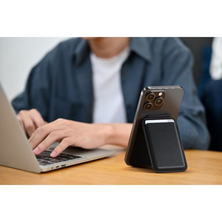 Satechi Magnetic Wallet Stand for iPhone The Satechi Vegan-Leather Magnetic Wallet Stand perfectly combines style, functionality, and sustainability – a powerful add-on accessory and the perfect companion for your everyday needs. Designed with MagSafe-com