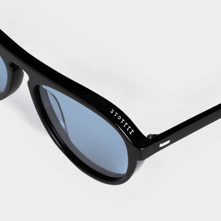Vaanyard ILLICIT. Black | Light Blue Sunglasses