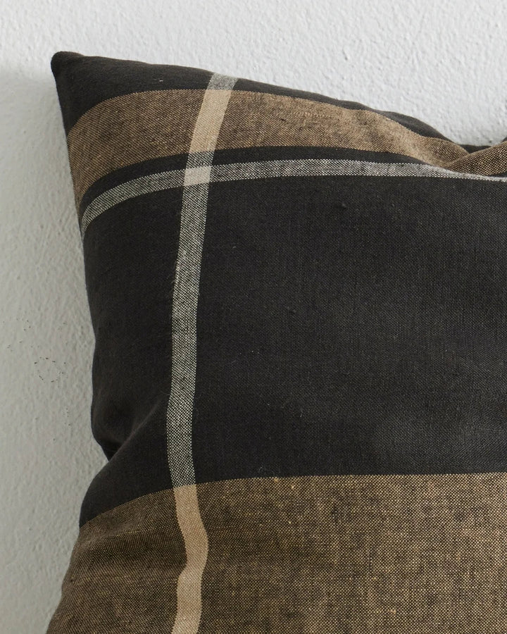 Dante Midnight Linen - Sophisticated Style Discover Dante Midnight: luxurious European linen with a warm onyx tone, perfect for timeless elegance in any setting.