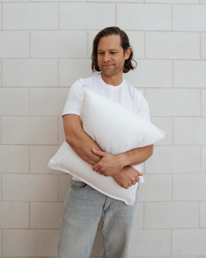 Como Snow Cushion - Classic White Linen Discover the Como Snow cushion, crafted from premium European linen for a soft, stylish look. Perfect for any decor.