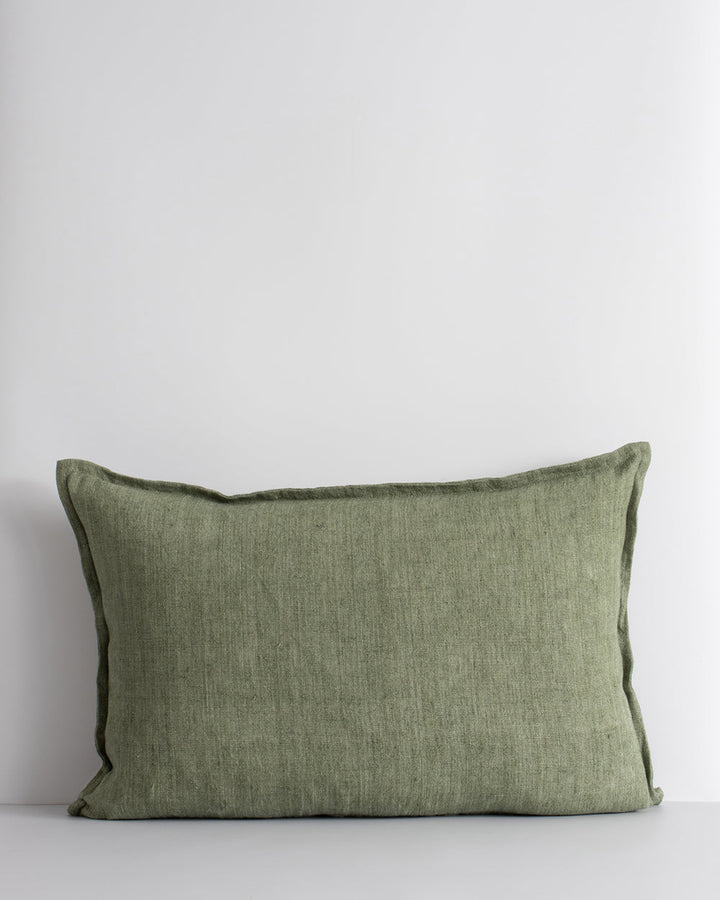 Arcadia Cushion Raw texture is celebrated in stunning natural tones. Handwoven in 100% linen, the Arcadia features a 1cm flange edge, enhancing strength and durability while creating an easy and contemporary aesthetic. The natural charcoal tone and lumbar