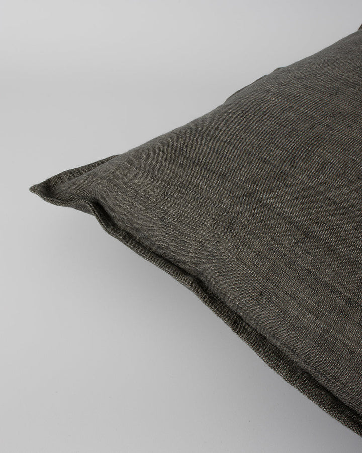 Arcadia Cushion Raw texture is celebrated in stunning natural tones. Handwoven in 100% linen, the Arcadia features a 1cm flange edge, enhancing strength and durability while creating an easy and contemporary aesthetic. The natural charcoal tone and lumbar