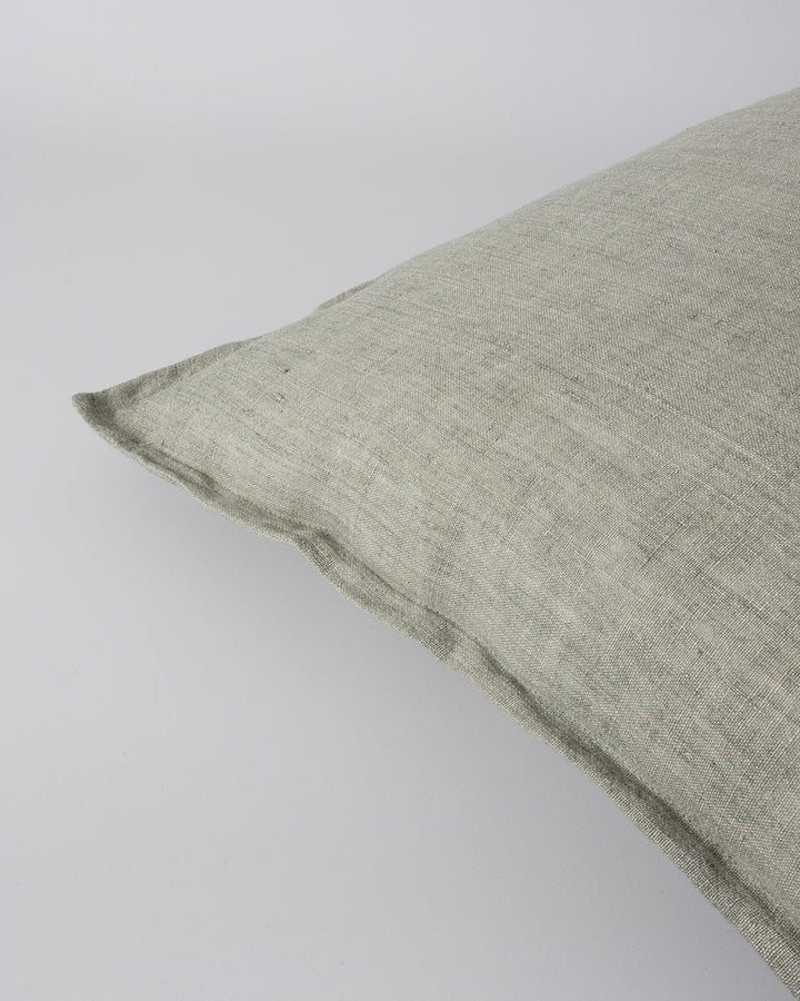 Arcadia Cushion Raw texture is celebrated in stunning natural tones. Handwoven in 100% linen, the Arcadia features a 1cm flange edge, enhancing strength and durability while creating an easy and contemporary aesthetic. The natural charcoal tone and lumbar