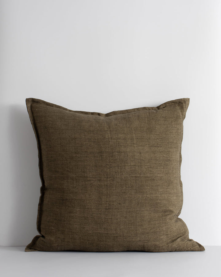 Cassia Cushion Handwoven from medium-weight linen fibres, our Cassia collection exemplifies timeless, contemporary style. Featuring a 1cm flange edge, the refined charcoal tone and gentle surface texture makes this piece perfect for styling pared-back, th