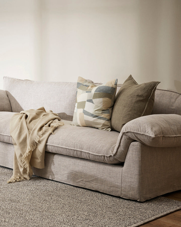 Cassia Cushion Handwoven from medium-weight linen fibres, our Cassia collection exemplifies timeless, contemporary style. Featuring a 1cm flange edge, the refined charcoal tone and gentle surface texture makes this piece perfect for styling pared-back, th