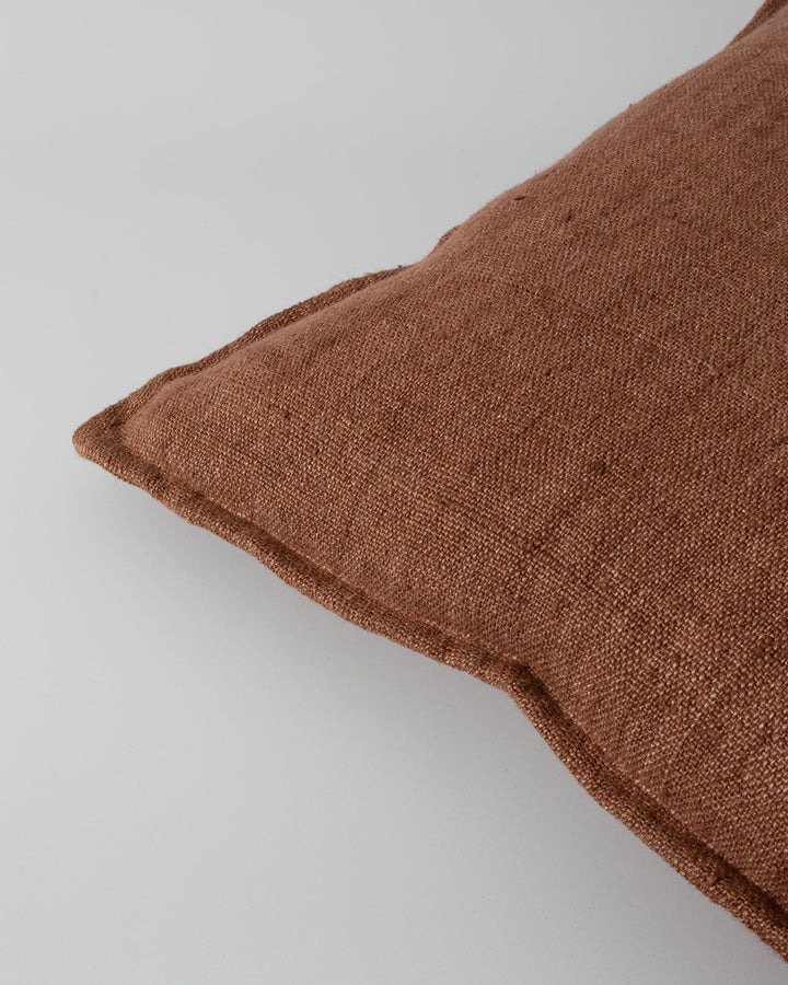 Flaxmill Cushion Enduringly beautiful, the heavy-weight weave of the Flaxmill celebrates the natural texture of raw linen fibres. Featuring a 1cm flange edge, the warm nude tone accentuates its textural qualities and brings an organic, contemporary feel t