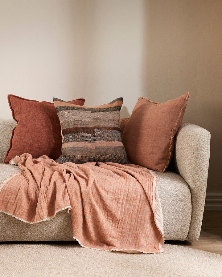 Flaxmill Cushion Enduringly beautiful, the heavy-weight weave of the Flaxmill celebrates the natural texture of raw linen fibres. Featuring a 1cm flange edge, the warm nude tone accentuates its textural qualities and brings an organic, contemporary feel t