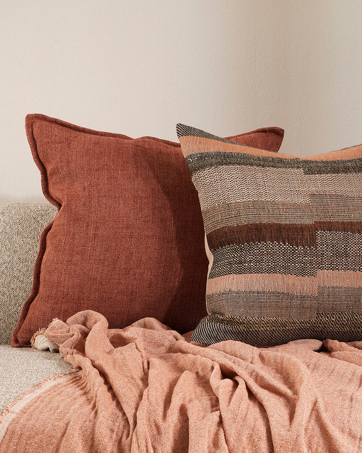 Flaxmill Cushion Enduringly beautiful, the heavy-weight weave of the Flaxmill celebrates the natural texture of raw linen fibres. Featuring a 1cm flange edge, the warm nude tone accentuates its textural qualities and brings an organic, contemporary feel t