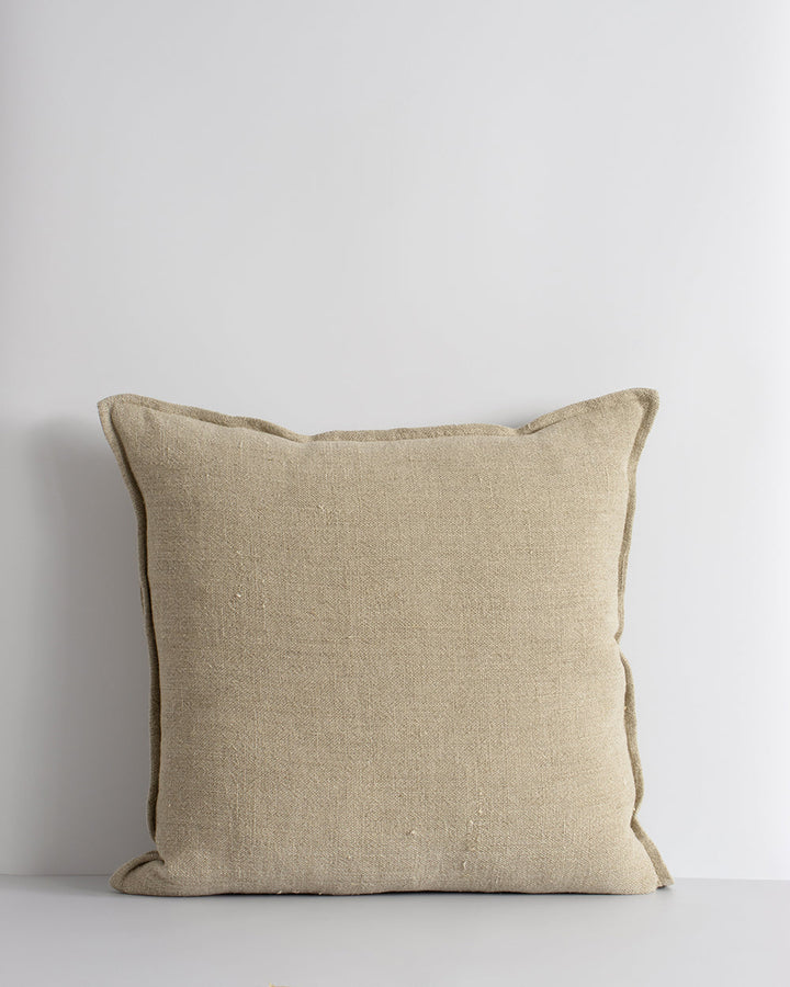 Flaxmill Cushion Enduringly beautiful, the heavy-weight weave of the Flaxmill celebrates the natural texture of raw linen fibres. Featuring a 1cm flange edge, the warm nude tone accentuates its textural qualities and brings an organic, contemporary feel t